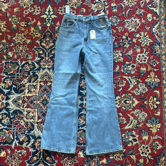 NWT Levi’s 70s High Flare Jeans | Sonoma Walks | 28 x 32 - Picture 5 of 7